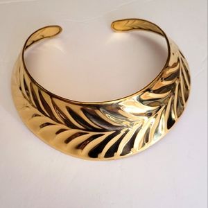 Gold brass choker leaf print  collar neckl…